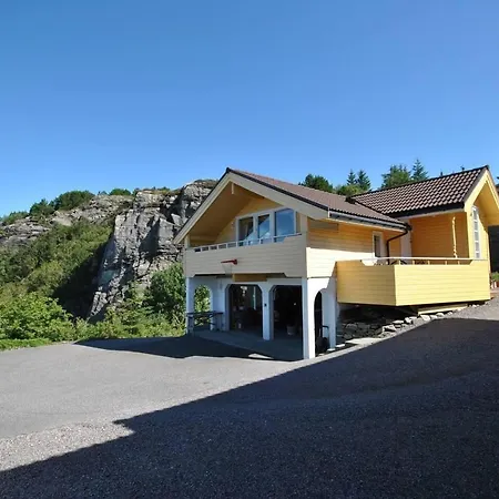 Remarkable 2-bed In * Steinsland