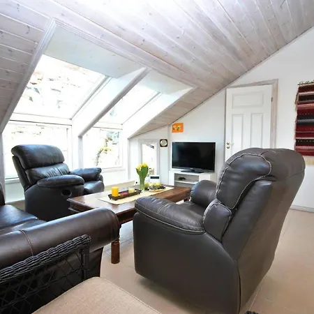 Remarkable 2-bed In Apartament *